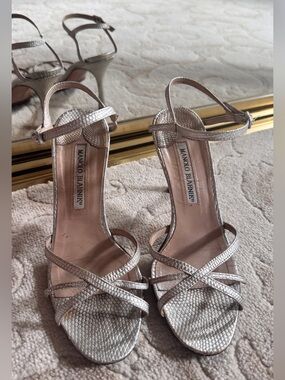 Vintage Manolo Blahnik Silver Lizard Embossed Strappy Sandals 36 EUC